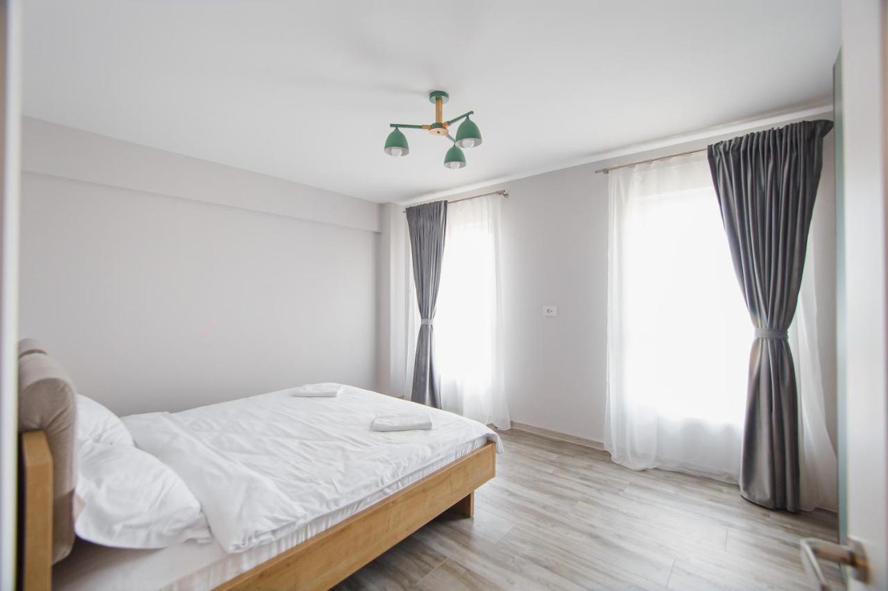 Charming Family Haven Apartment Oradea Exterior photo